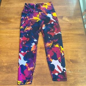 NWOT • Old Navy Go-Dry Elevate Leggings